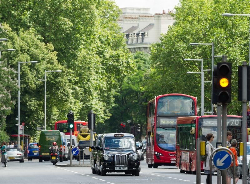 Royal Garden Hotel is perfectly located on Kensington High Street, only 5 minutes walk from High Street Kensington underground station, and is surrounded by various shopping and dining venues.