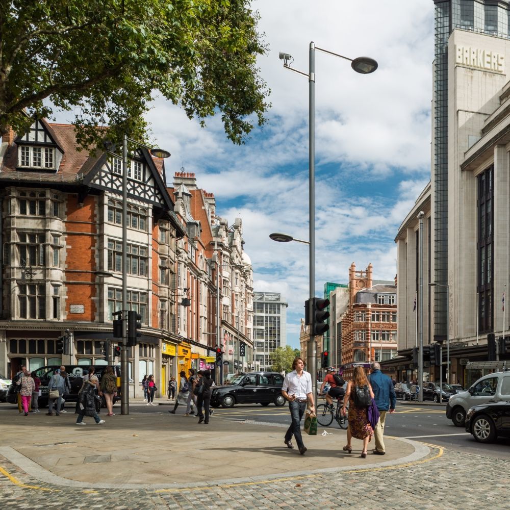 Royal Garden Hotel is located right on Kensington High Street with a comprehensive range of shopping and dining spots.