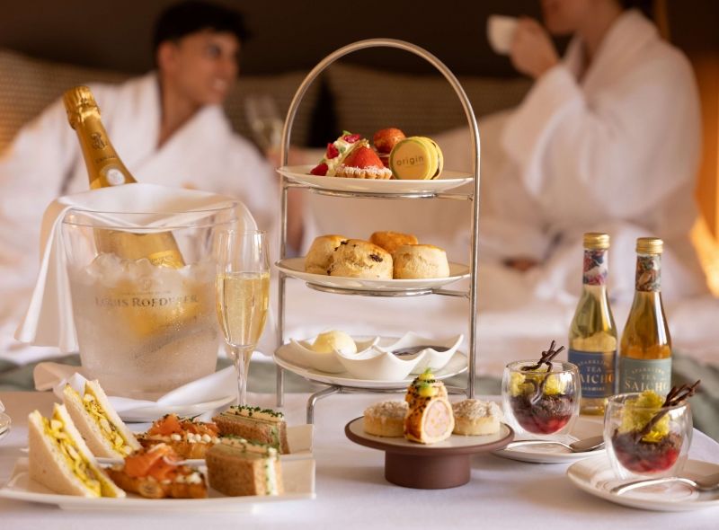 Guests can enjoy a delicious range of dining options while staying in room.
