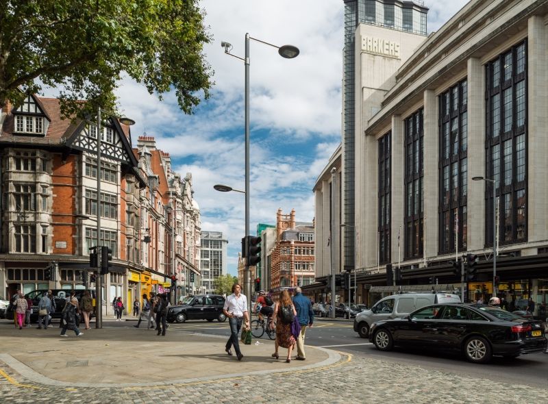 Royal Garden Hotel is perfectly located in the heart of Kensington, on the Kensington High Street with a comprehensive range of dining and shopping options.