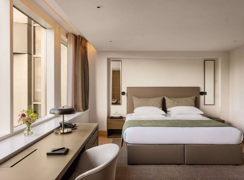 The newly refurbished Royal Deluxe Studio is an enormous guest room featuring a lavish king bed, a comfortable work desk and a guaranteed high floor view.