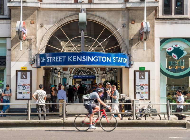 Royal Garden Hotel is only a 5-minute walk from High Street Kensington underground station.